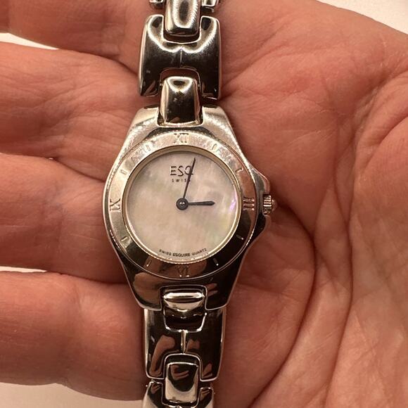 ESQ By Movado Swiss Watch Ladies MOP Dial 25mm 100532 New Battery Very Good - Picture 1 of 12